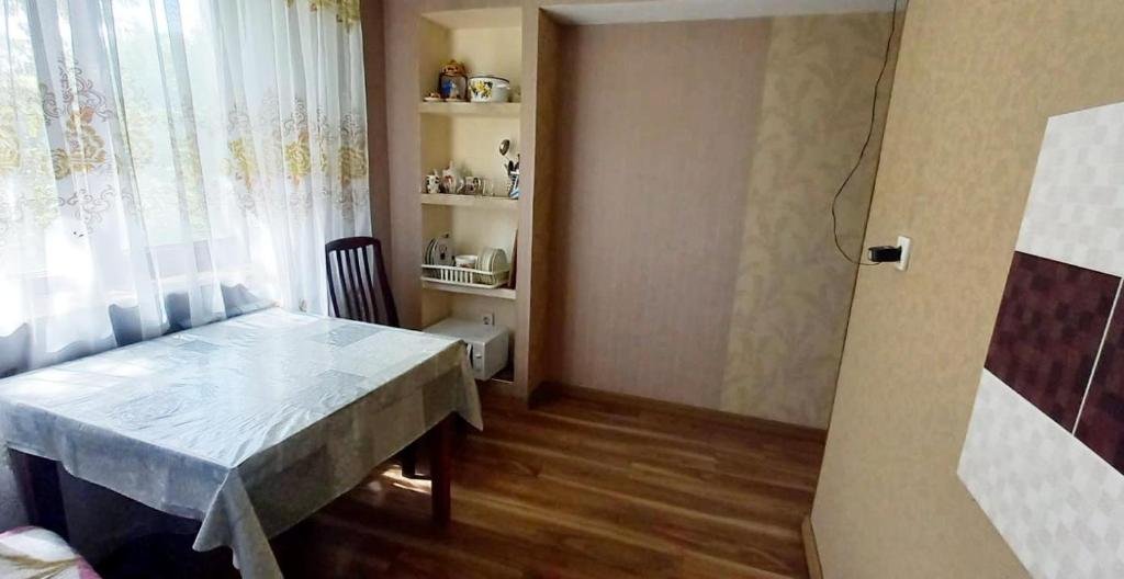 Шымкент: Odna komnatnaja kvartira v tsentre