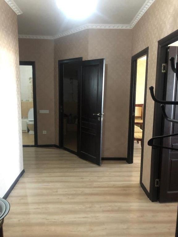 Атырау: Odnokomnatnaja VIP kvartira rjadom ploschad' Isataja i Mahambeta