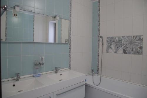 Алматы: Alatau Hostel