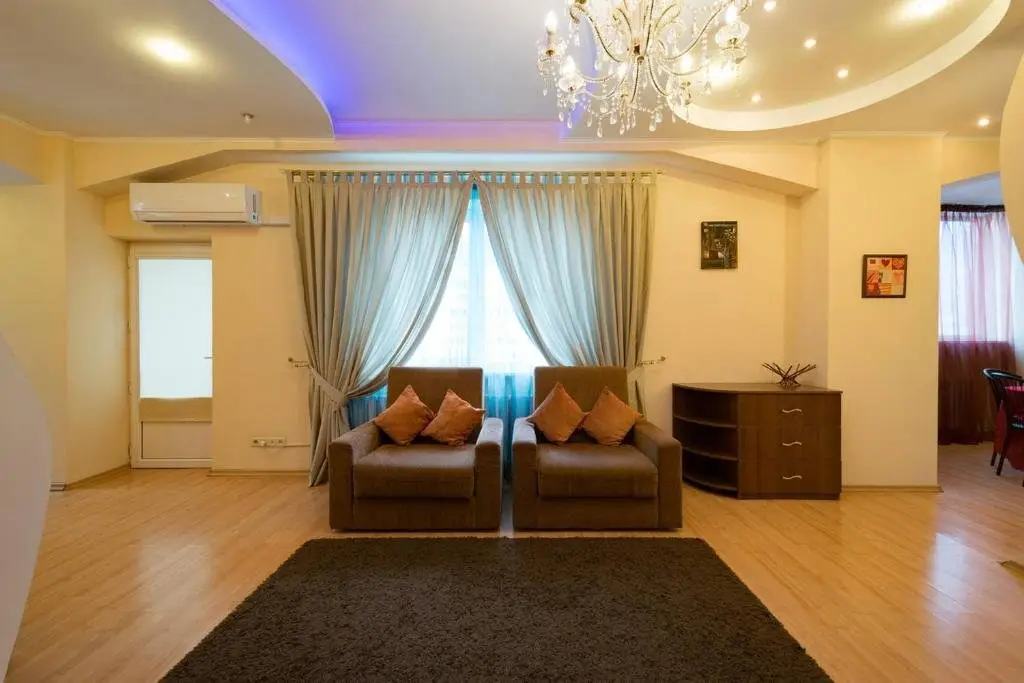 Алматы: Nadezhda Apartments on Keremet street