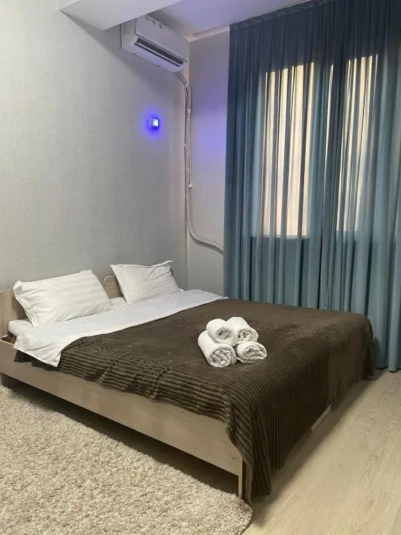 Baikonyr Apartments, 2 rooms in the heart of Almaty — фото 1