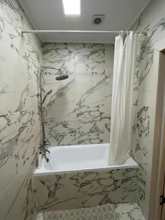Алматы: Baikonyr Apartments, 2 rooms in the heart of Almaty