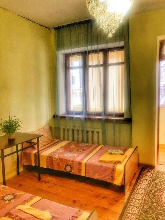 Алматы: Full House Hostel