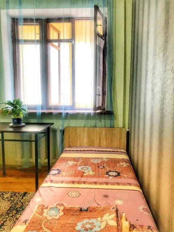 Алматы: Full House Hostel