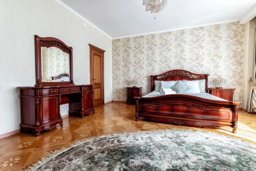 Астана: Great 1br apartment near Bayterek