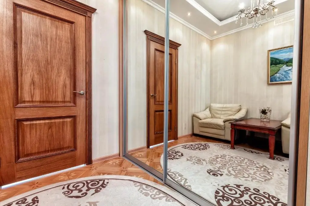 Астана: Great 1br apartment near Bayterek