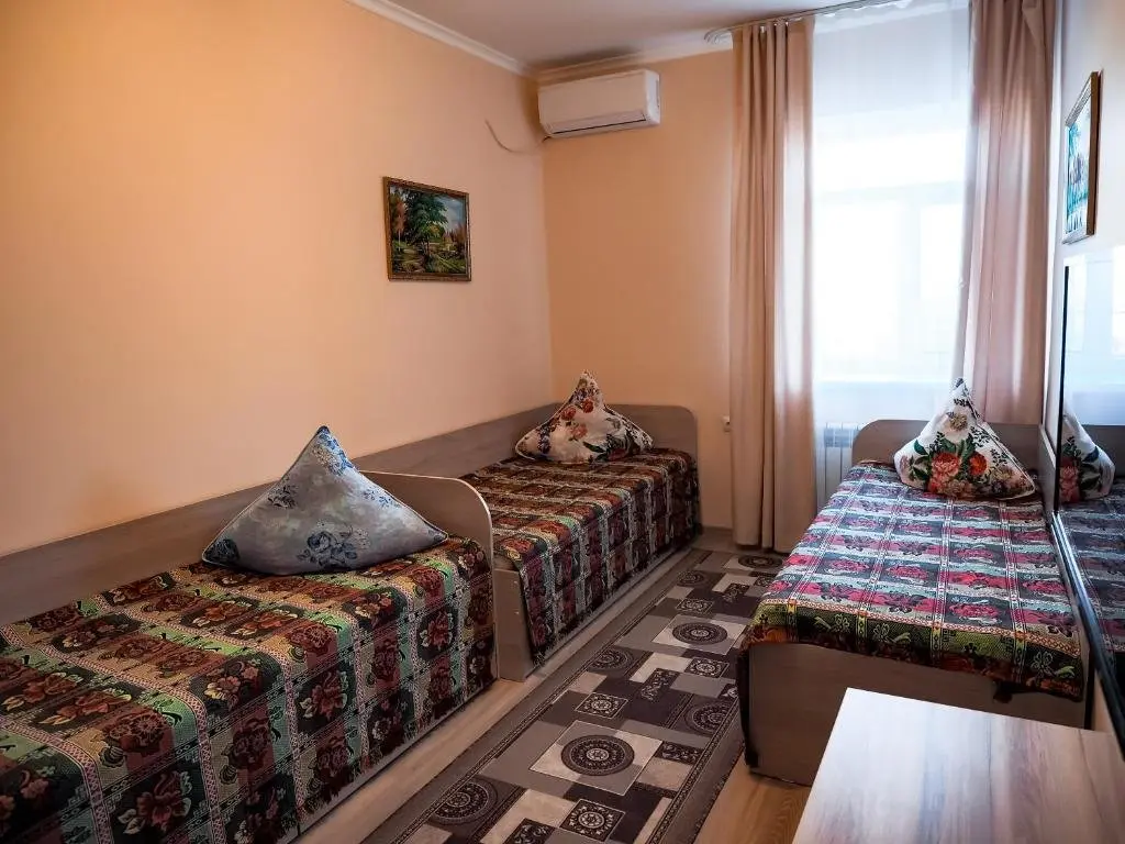 Уральск: Guest House Shato