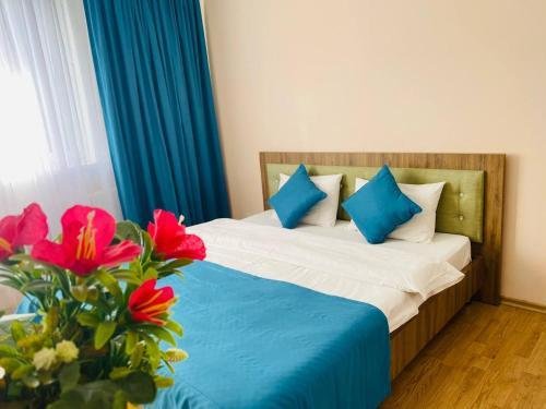 Алматы: Holiday Home 4 Bedrooms 2 Bathrooms - Almaty