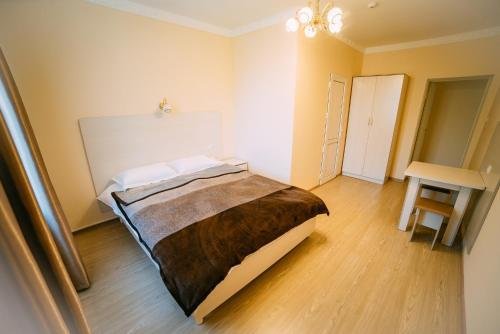 Алматы: Guest House 2 Stars Almaty