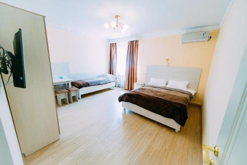 Алматы: Guest House 2 Stars Almaty
