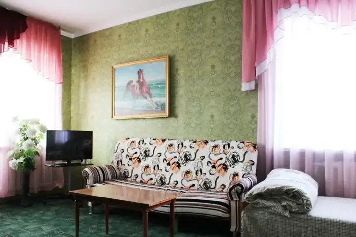Тараз: Phoenix Hotel