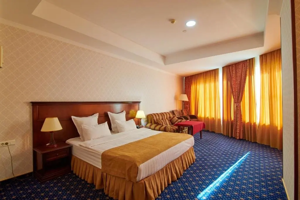 Актау: Отель Grand Hotel Victory
