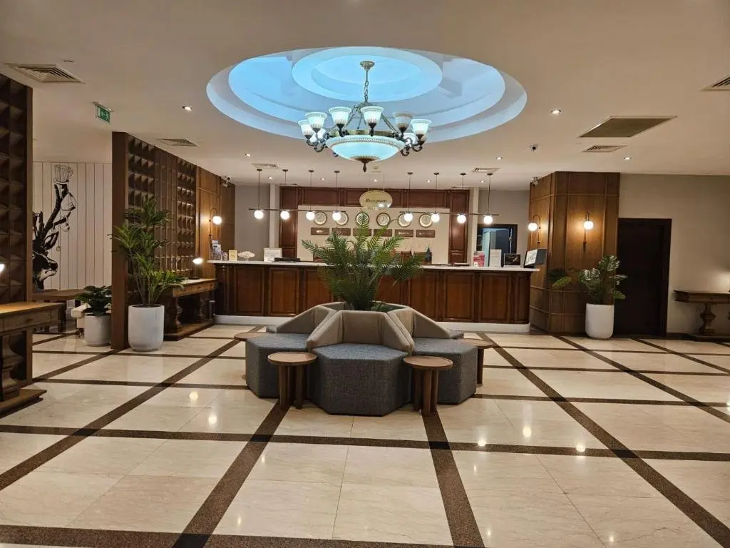 Актау: Отель Grand Hotel Victory