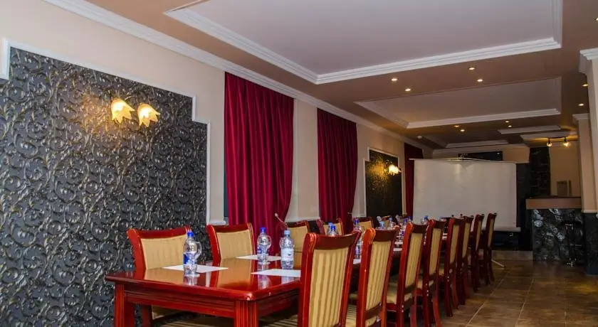 Усть-Каменогорск: City Hotel