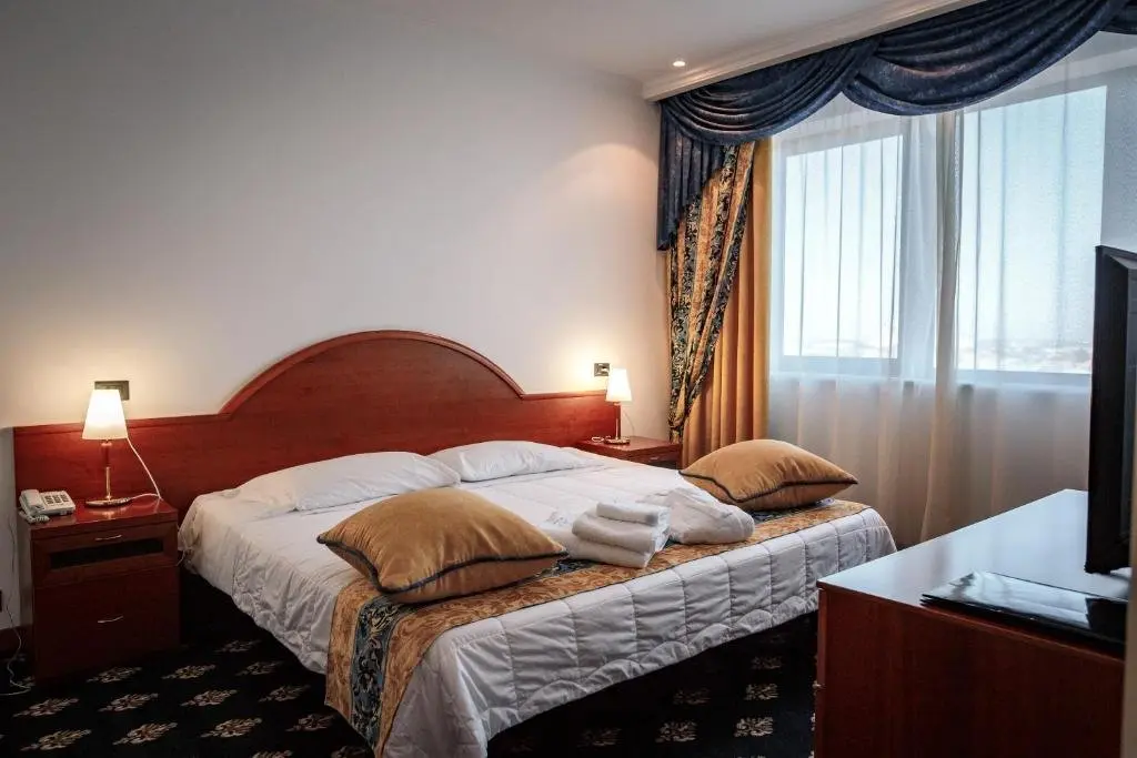 Атырау: Отель River Palace