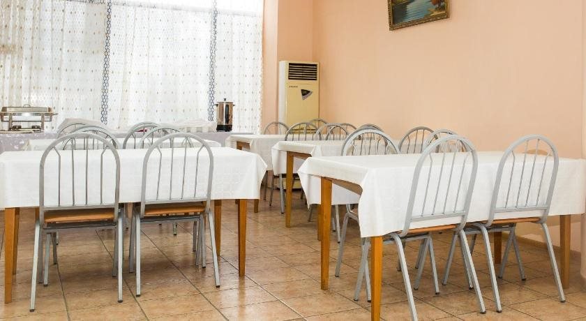 Алматы: Turkestan Hotel