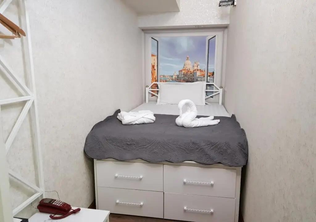 Алматы: L.E.S. Hostel