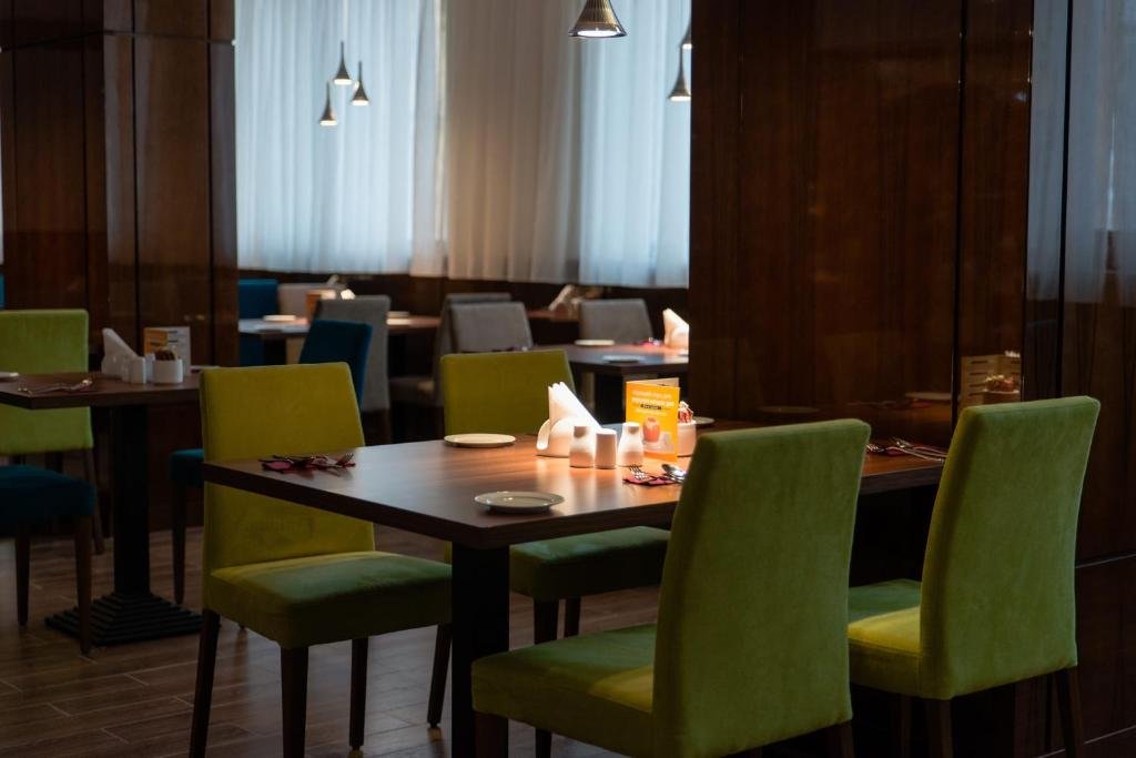 Актау: Holiday Inn Aktau