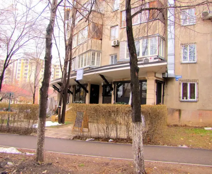 Алматы: Guest House on Kaldaiakova 38