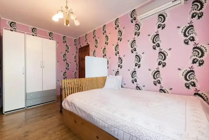 Алматы: Guest House on Kaldaiakova 38
