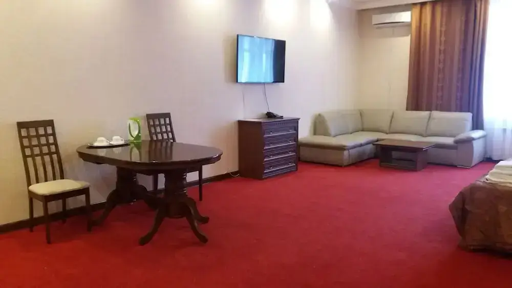 Астана: Rauan Hotel