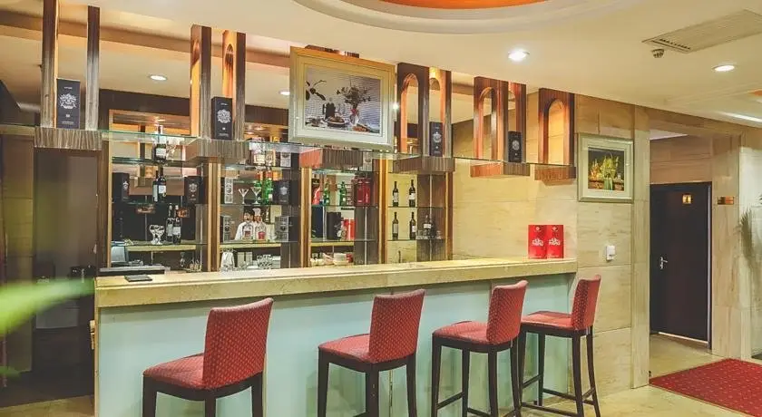 Алматы: Shera Hotel