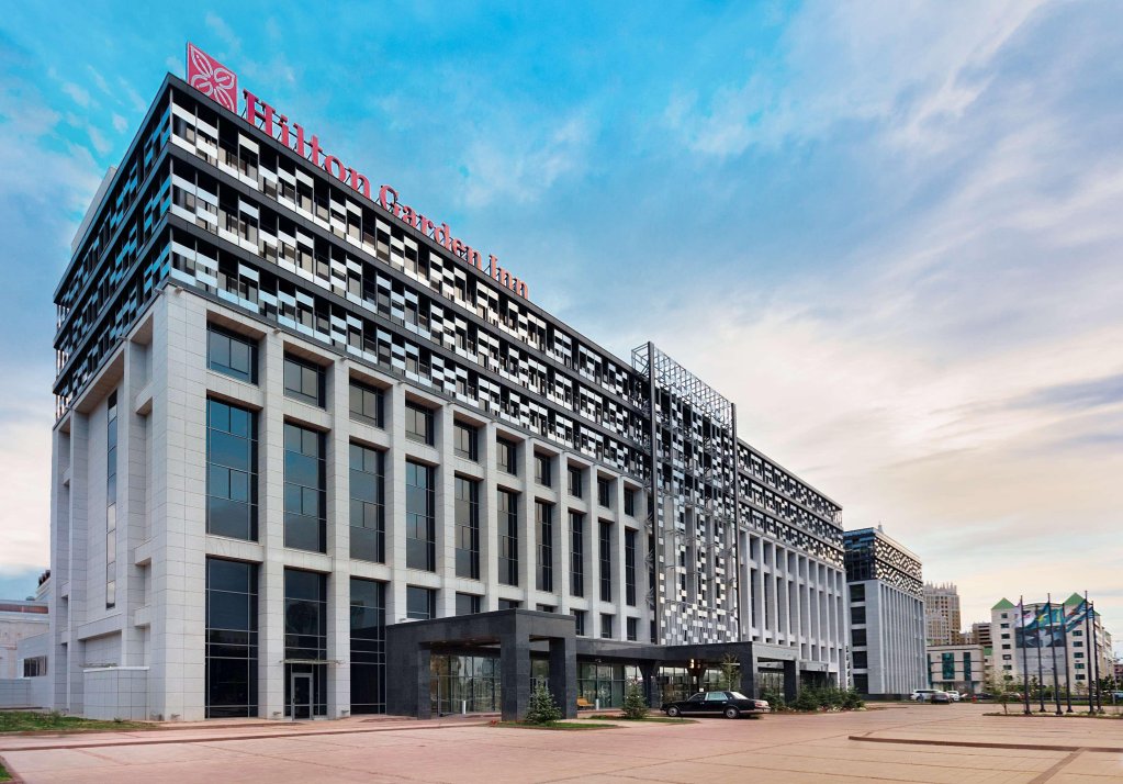Отель Hilton Garden Inn Astana — фото 1