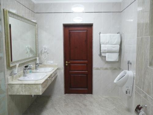 Караганда: Hotel Somplex Ak-Zhaik