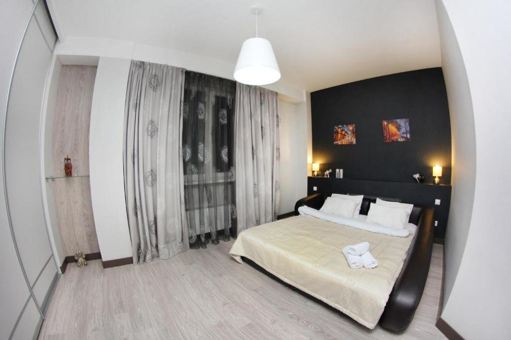 Алматы: Apartments on Navoi 62