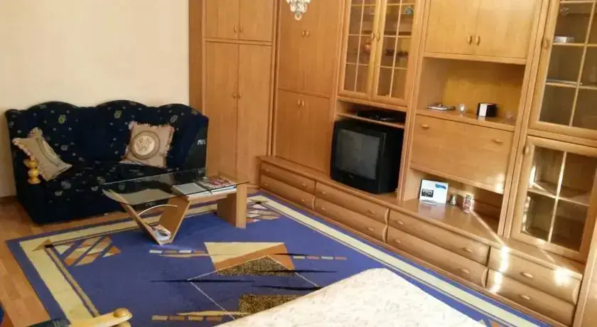 Алматы: Comfort in the "Golden Square"- Komfort v "Zolotom Kvadrate"