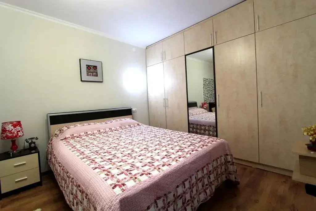 Алматы: Nadezhda Apartment on Abaya 59