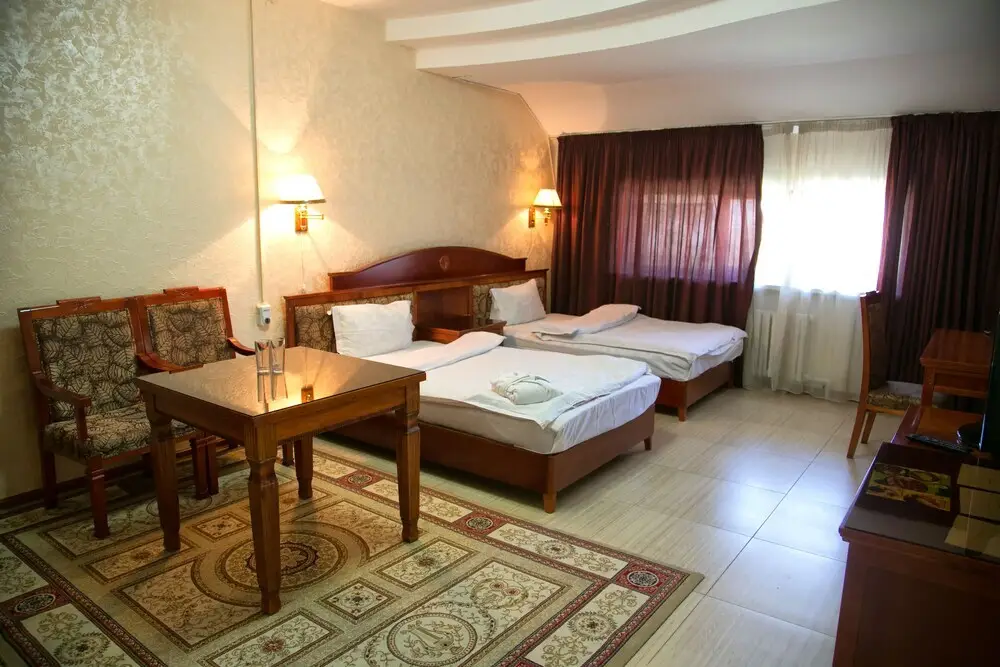 Алматы: Qazybek Hotel