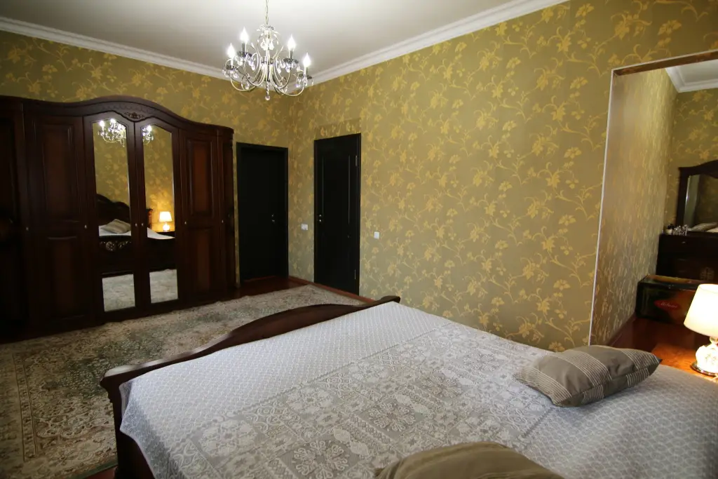 Алматы: Little Castle Kalkaman Guest House