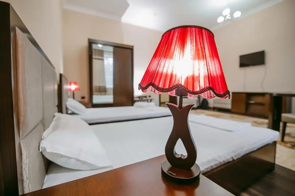 Тараз: Hotel Inju