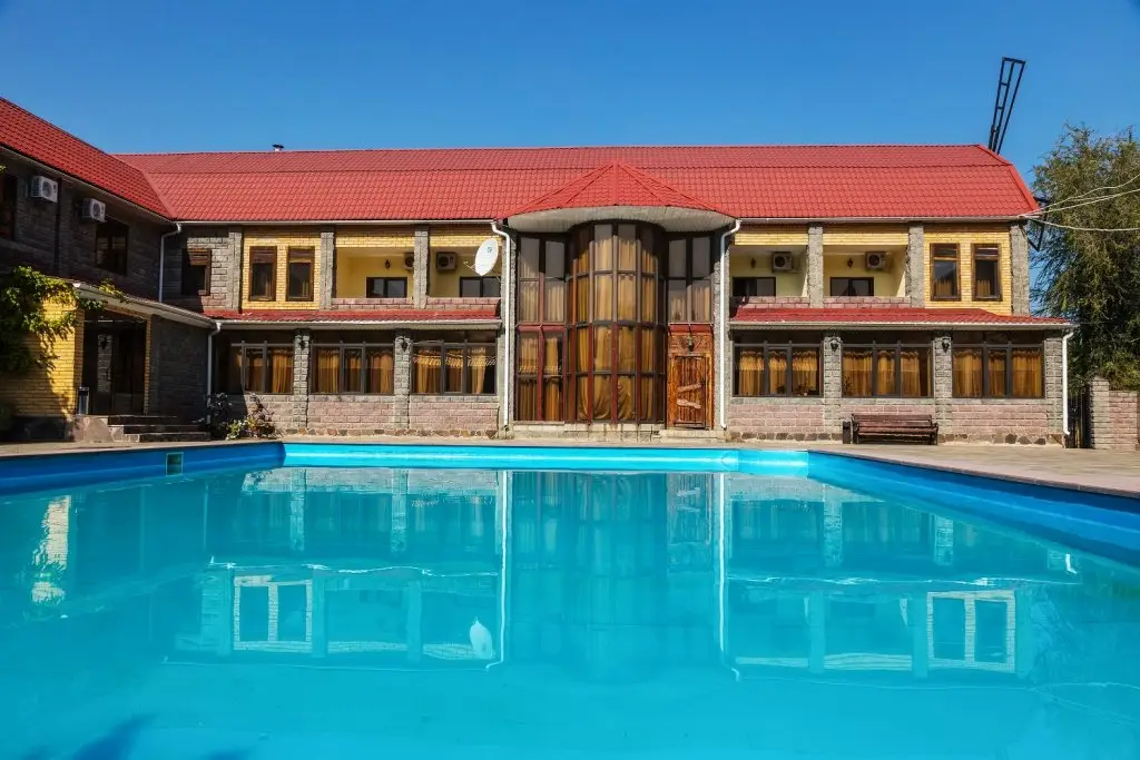 Алматы: Staryij Melnik Hotel