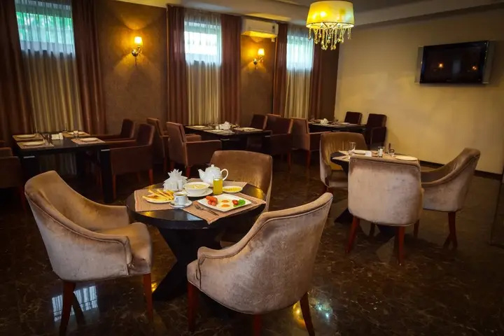 Алматы: Staryij Melnik Hotel