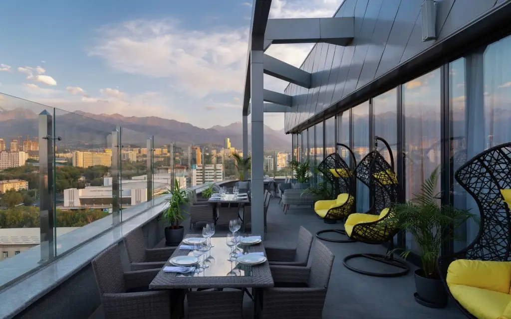 Алматы: Отель DoubleTree by Hilton Almaty