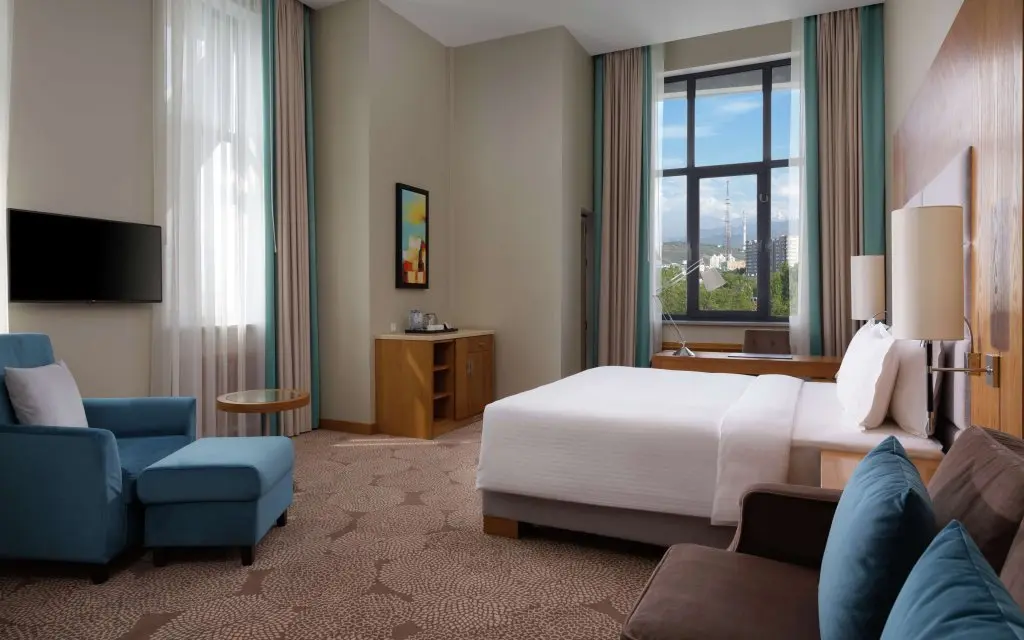 Алматы: Отель DoubleTree by Hilton Almaty