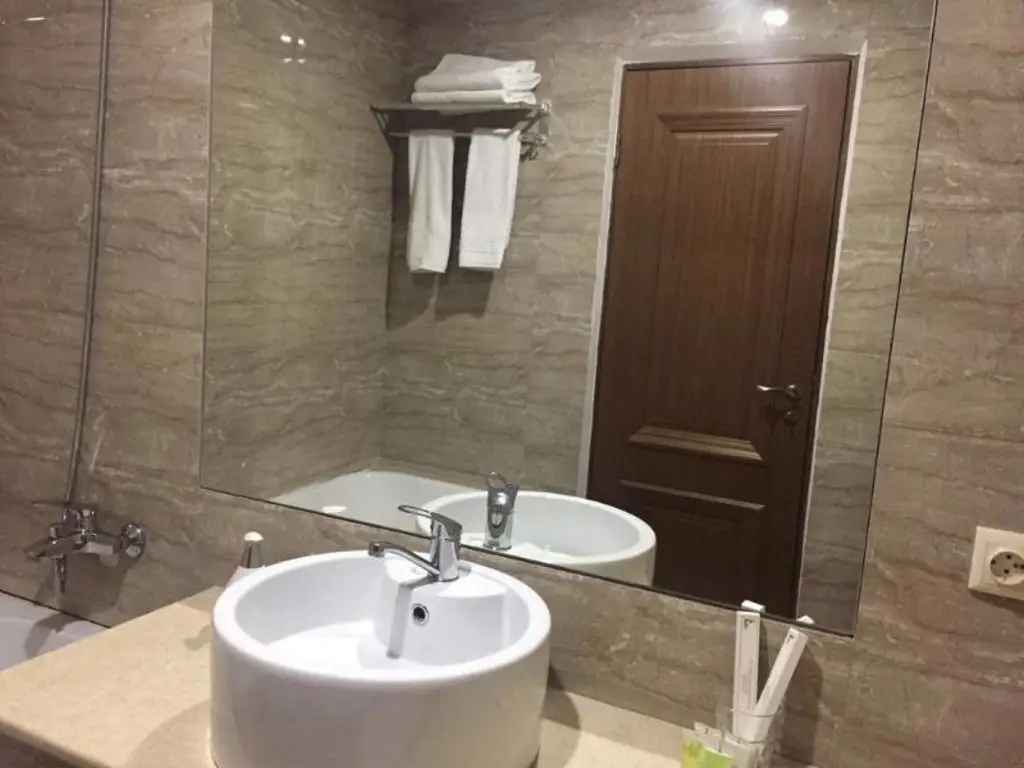 Астана: Almaty Hotel