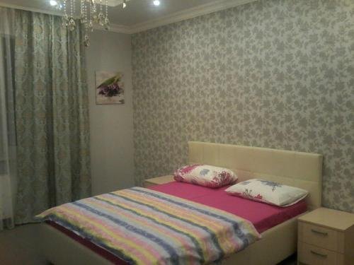 Алматы: Apartments on Furmanova 223