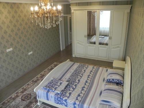 Алматы: Apartments on Furmanova 223