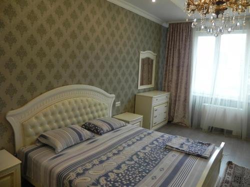Алматы: Apartments on Furmanova 223