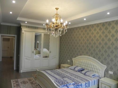 Алматы: Apartments on Furmanova 223