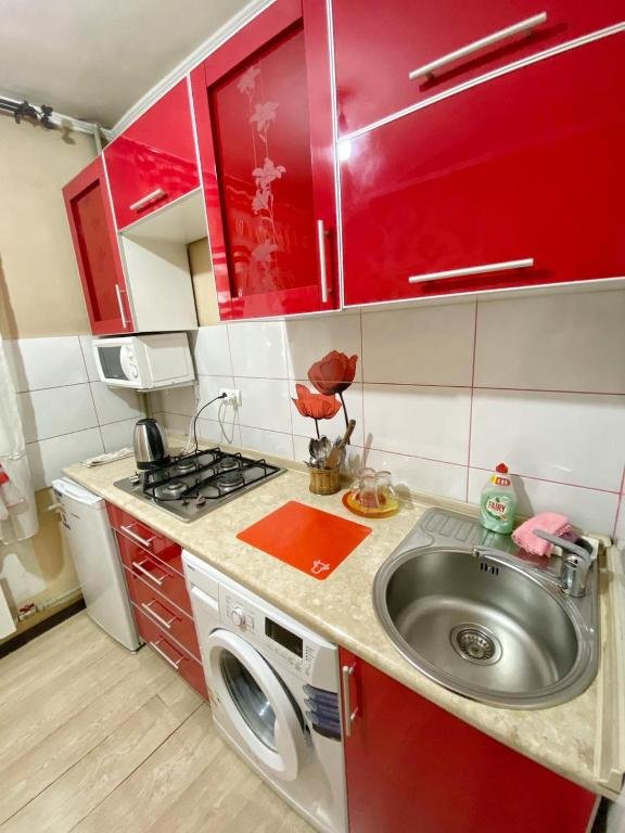 Алматы: Apartments Ahmetova 6 32