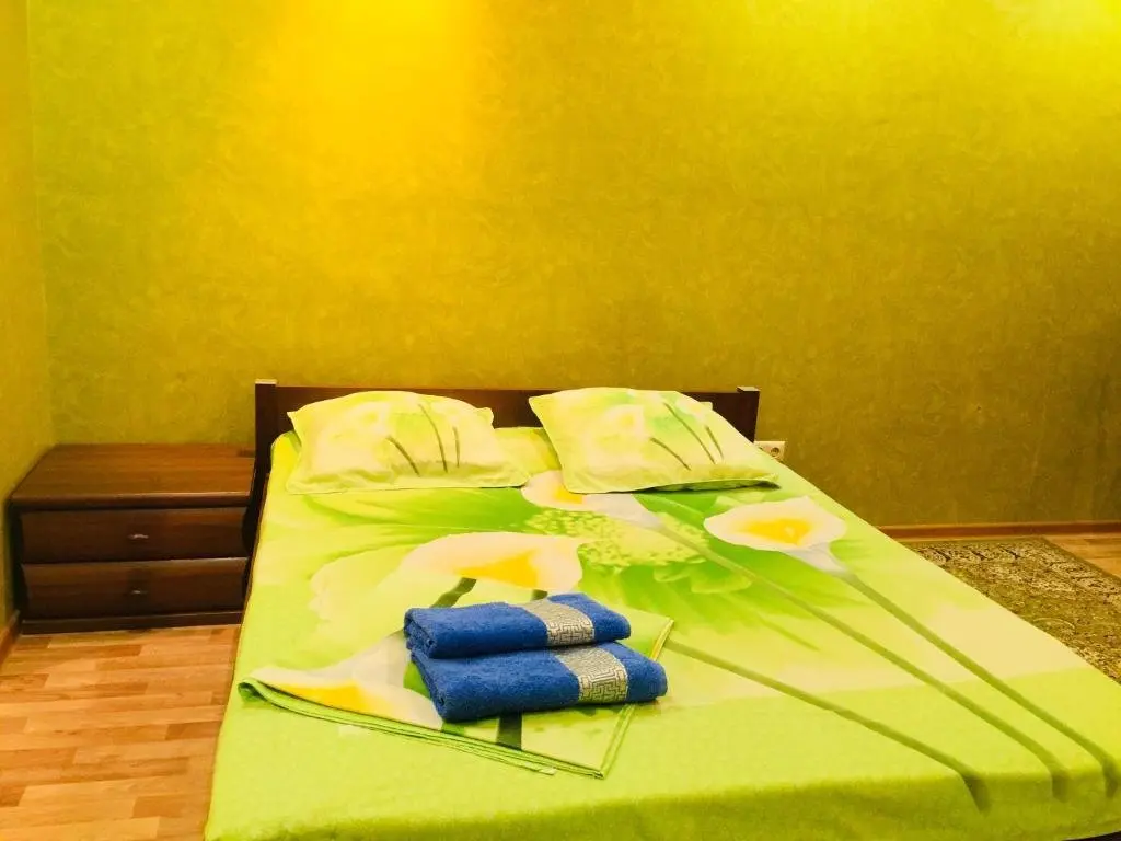 Алматы: Apartment Zolotoy Kvadrat 43A