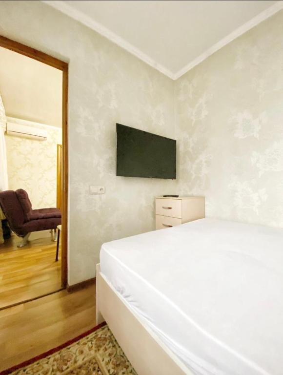 Алматы: Apartments Ahmetova 4 21