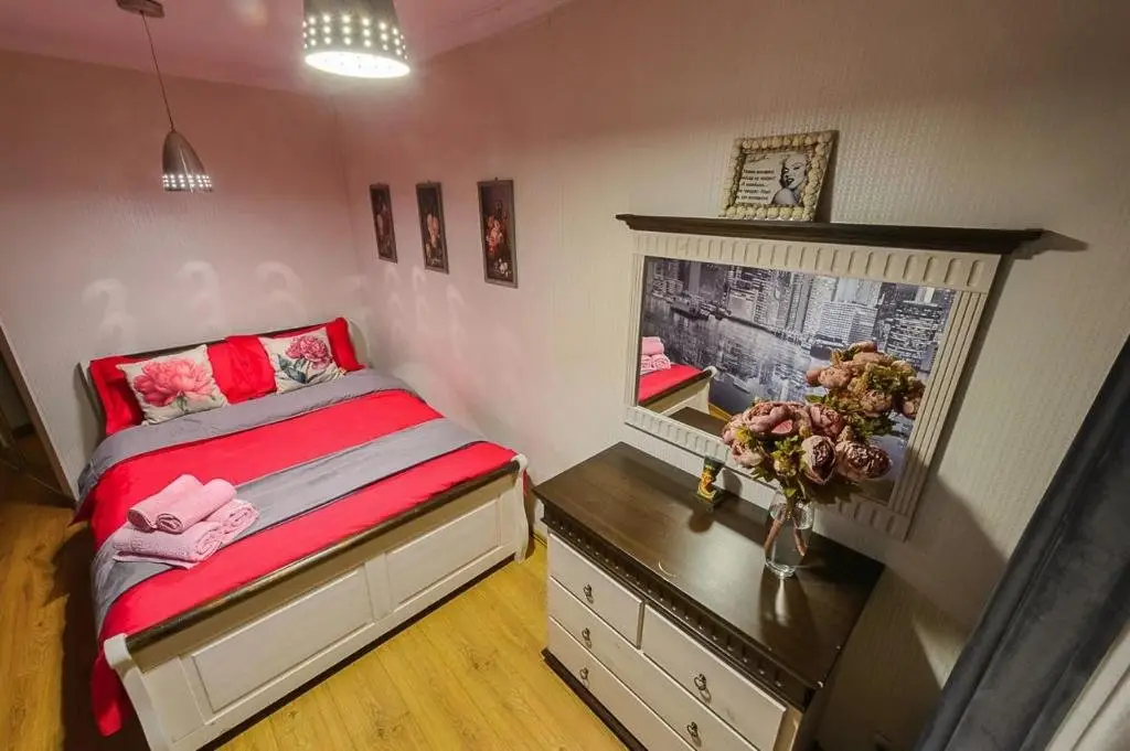 Алматы: Apartments on Shevchenko 75