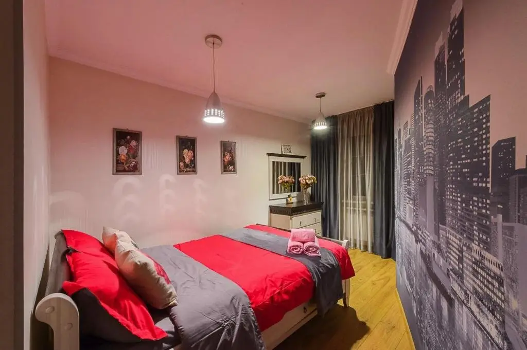 Алматы: Apartments on Shevchenko 75