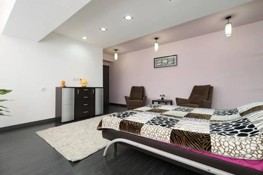 Алматы: Nadezhda Apartment on Nauryzbay batyr 37