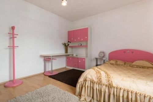 Алматы: Apartment with garden view on Gorodskaya 9